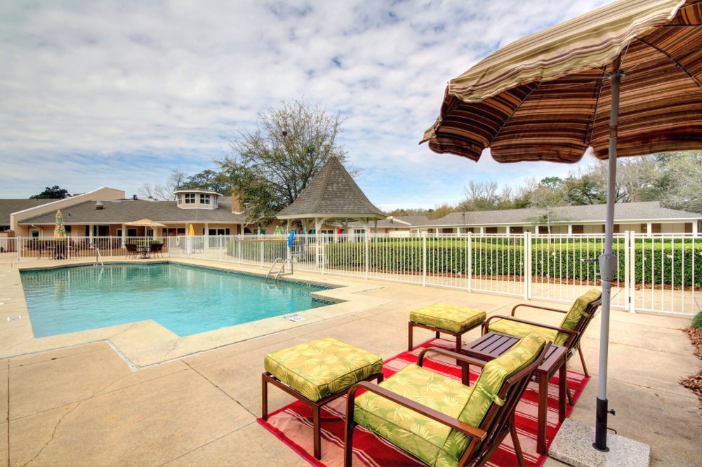 LIVE OAK VILLAGE Updated August 2024 2300 N Cedar St, Foley, Alabama Assisted Living