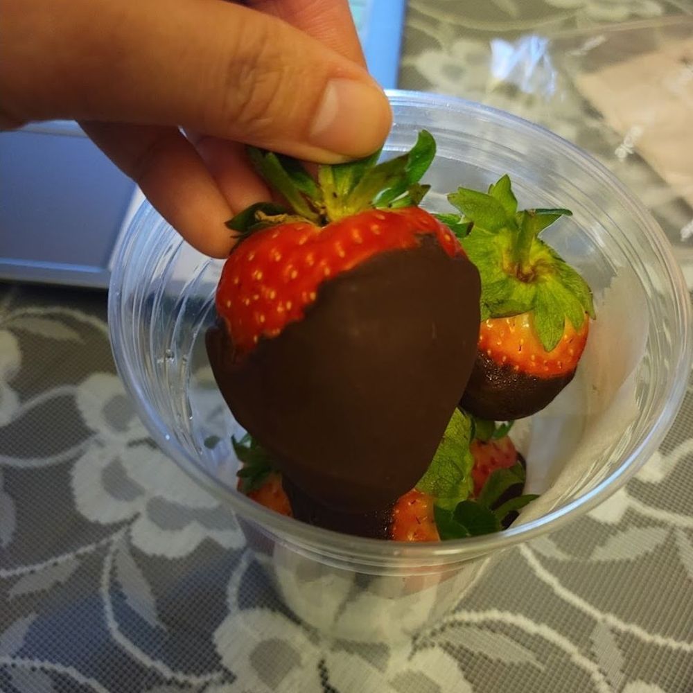 Edible Arrangements - Chocolate covered strawberry - Gift Shops Near Me - Forest Hills, New York