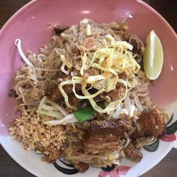 DAKZEN - Thai Near Me - Somerville, Massachusetts