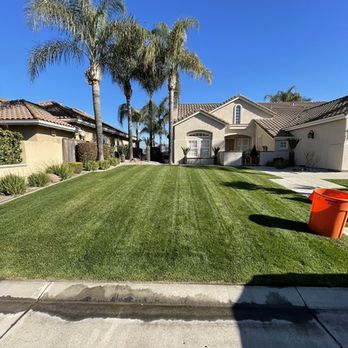 I & R Lawn Services - a view of the front yard - Lawn Services Near Me I & R Lawn Services - a view of the front yard - Lawn Services Near Me
