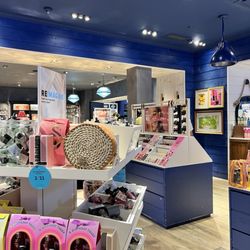 Bath & Body Works - Inside
