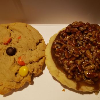Crumbl - Schaumburg - YES to pecan pie! Delicious! - Desserts Near Me - Schaumburg, Illinois