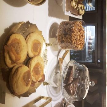 Edwards Dessert Kitchen - Desserts Near Me - Minneapolis, Minnesota