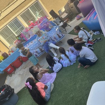 Charming Princess Parties - Story time with Elsa - Party Characters Near Me