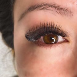 Infinite Lash Studio - Volume