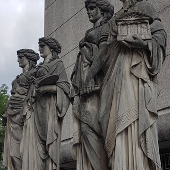 Die Vier Karyatiden - Die 4 Karyatiden bzw. die 4 Musen - Landmarks & Historical Buildings Near Me - Dusseldorf, NW