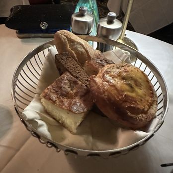 L'Escargot - Bread - French Near Me - London, XGL