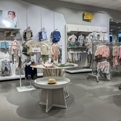 H&M