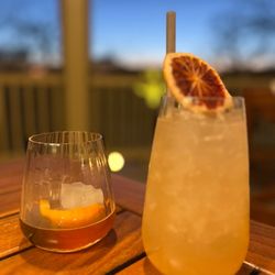Stories - Smokey old fashioned and gin cocktail