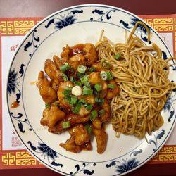 China Jade Horse - General's Chicken (lunch size) with chow mein