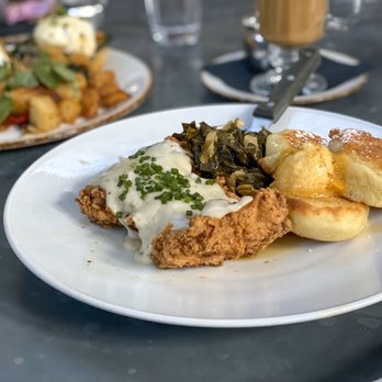 The Ice Plant - Chicken and hoecakes - Cocktail Bars Near Me - St. Augustine, Florida