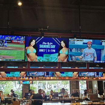 TWIN PEAKS - Updated February 2025 - 157 Photos & 116 Reviews - 8700 NW