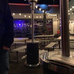 Ernie's - Night life at ernies with live band