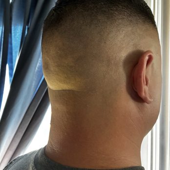 Benitez Barber Shop - Mid fade comb over - Barbers Near Me - Lynwood, California
