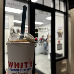 Whit's Frozen Custard - Cute shop!
