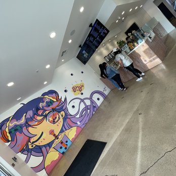 Ding Tea - Inside decor. - Bubble Tea Near Me - Long Beach, California