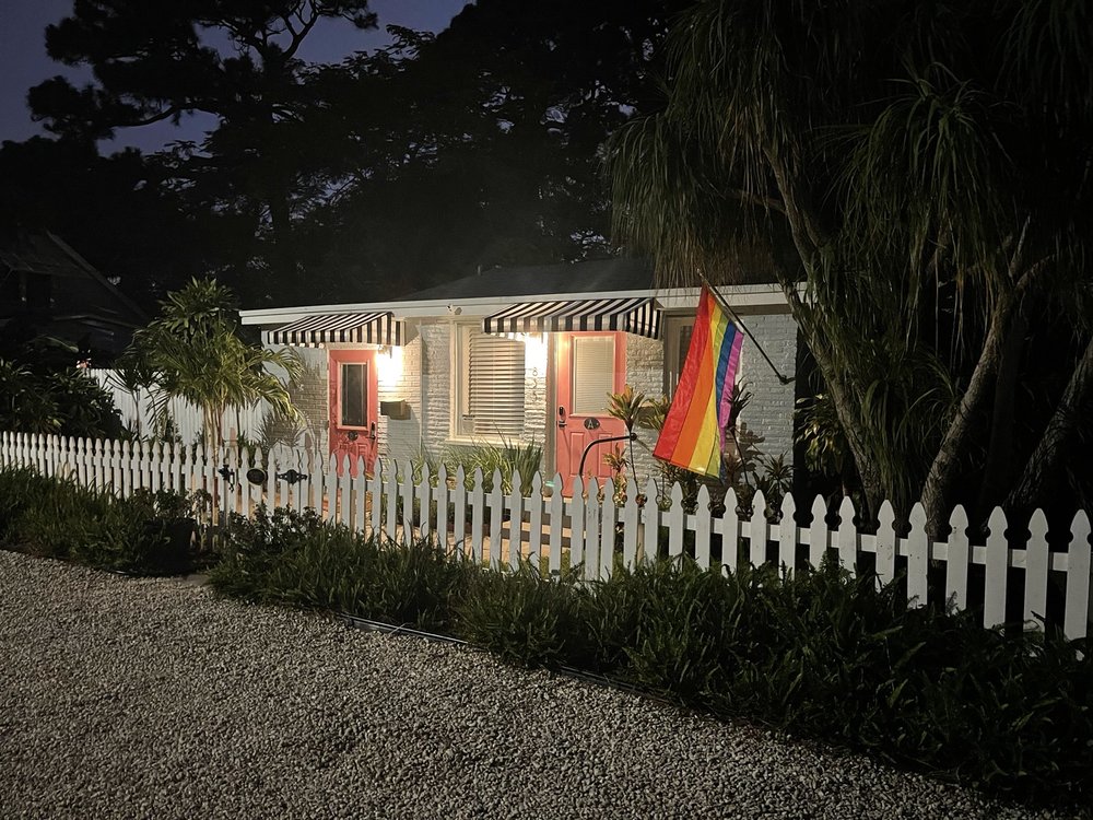 THE PINK DOOR GUEST HOUSEWILTON MANORS Updated May 2024 835 NE 21st Dr, Wilton Manors