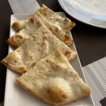 Nassib - Cheese naan bread - Indian Near Me - Pozuelo de Alarcón, M