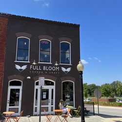 Full Bloom Coffee Roasters - So cute!