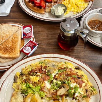 Bun-N Burger - Strawberry waffle special and bacon, broccoli and mushroom omelette. - Burgers Near Me - Alhambra, California