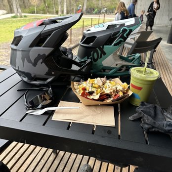 Airship Coffee - Chicken Nachos & Green Smoothie - Coffee & Tea Near Me - Bentonville, Arkansas Airship Coffee - Chicken Nachos & Green Smoothie - Coffee & Tea Near Me - Bentonville, Arkansas