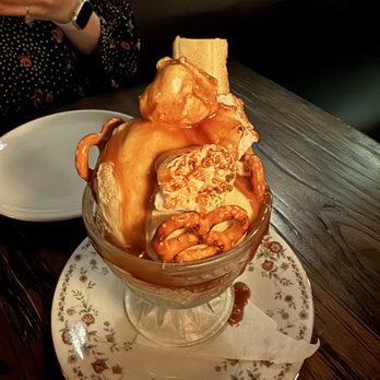 The Gibson Room - Banana Beer Split - New American Near Me - Miami, Florida
