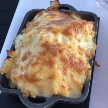 Fleetwood's on Front St - The mac n cheese! 7/10 - New American Near Me - Lahaina, Hawaii