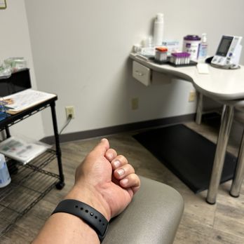 Quest Diagnostics - Exam room - Laboratory Testing Near Me - Pasadena, California