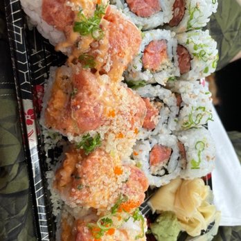 Sushi Bori - Spicy tuna roll and Akita Roll - Sushi Bars Near Me - Friendswood, Texas Sushi Bori - Spicy tuna roll and Akita Roll - Sushi Bars Near Me - Friendswood, Texas