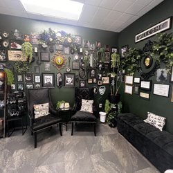 Curated Piercing Studio - Studio waiting room