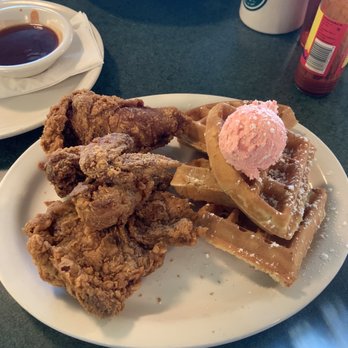 Metro Diner - Chicken and waffles - American Near Me - Charleston, South Carolina