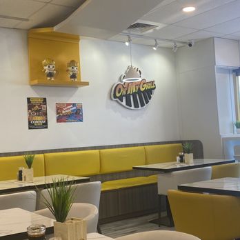 Oh My Grill - Seating - Diners Near Me - Honolulu, Hawaii