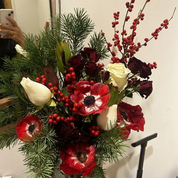 QL Florals - Artistic holiday bouquet - Floral Designers Near Me - San Francisco, California QL Florals - Artistic holiday bouquet - Floral Designers Near Me - San Francisco, California