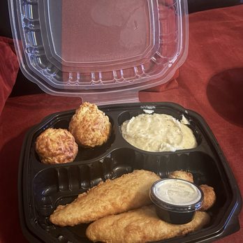 Red Lobster - Cheddar Bay biscuits, mashed potatoes, tartar sauce, hush puppies and codfish - Seafood Near Me - Southaven, Mississippi