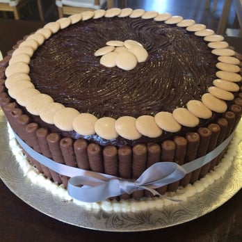 Café Luso - Chocolate cake - Cafes Near Me - Farnworth, XGM