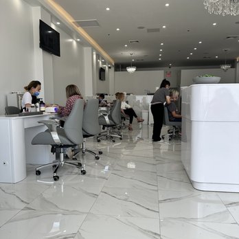 Uponavon Nail Spa - Inside - Nail Salons Near Me - Simsbury, Connecticut