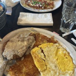 COUNTRY FRIED STEAK, MAKE A GROWN MAN CRY COUNTRY FRIED STEAK, MAKE A GROWN MAN CRY