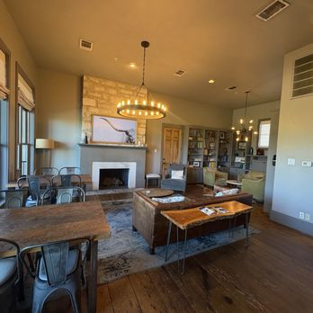 Sage Hill Inn & Spa - Bed & Breakfast Near Me - Kyle, Texas
