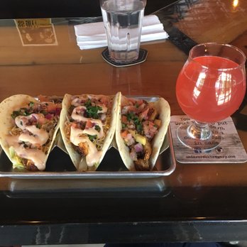 Pouring Glory - Shrimp and Jerk Chicken Tacos with kombucha mimosas - Beer Bar Near Me - Fort Worth, Texas