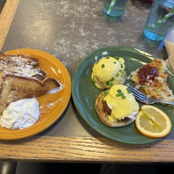 Snow City Cafe - Classic French Toast Eggs Benedict - Breakfast & Brunch Near Me - Anchorage, Alaska Snow City Cafe - Classic French Toast Eggs Benedict - Breakfast & Brunch Near Me - Anchorage, Alaska