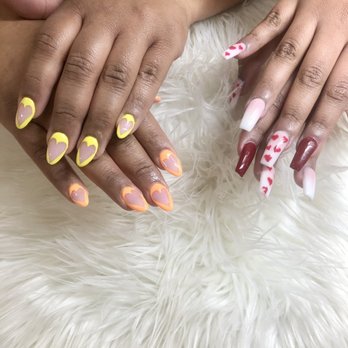 Divas Nails - Nail Salons Near Me - Northridge, California