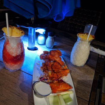 Castaway Cafe - Lava Flow, Castaway Buffalo Wings,  Piña Colada - American Near Me - Lahaina, Hawaii
