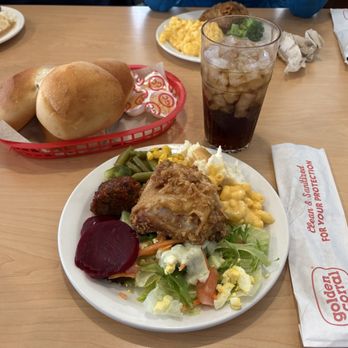 Golden Corral Buffet & Grill - Rolls at the table. And a little bit of everything on my plate. Very good. Fresh food. - Buffets Near Me - Bedford, Indiana Golden Corral Buffet & Grill - Rolls at the table. And a little bit of everything on my plate. Very good. Fresh food. - Buffets Near Me - Bedford, Indiana