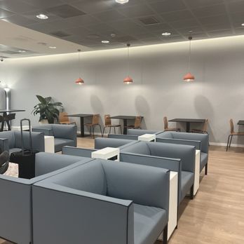 Sala VIP Aena, Plaza Mayor - Love the comfy seats - Airport Lounges Near Me - Madrid, M