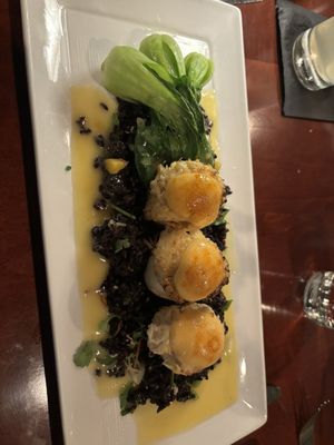 Ella's Food & Drink by null