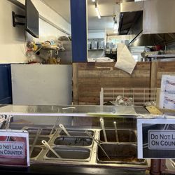 Heavy's Food Truck - View of restaurant