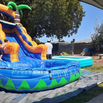 Cindy's Jumpers - 14' Paradise waterslide - Party Equipment Rentals Near Me - Paramount, California