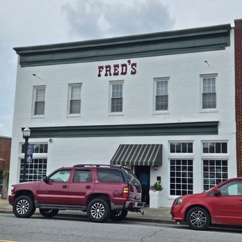 Fred's Restaurant - Storefront - Breakfast & Brunch Near Me - Franklin, Virginia