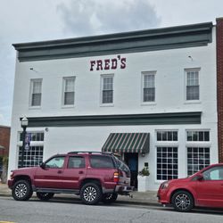 Fred's Restaurant - Storefront