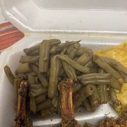 The Corner Bar & Lounge - String Beans